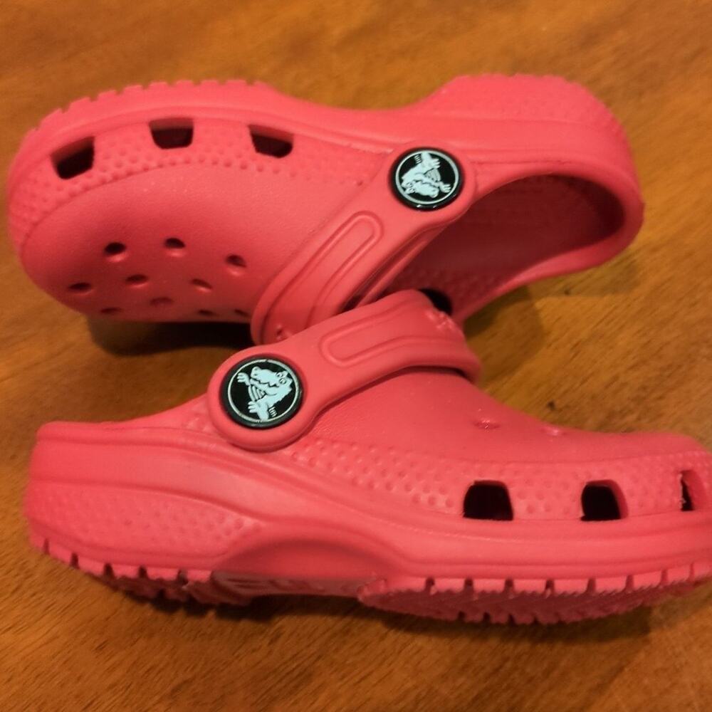 Crocs classic clogs RED toddler size C6 NEW NNT